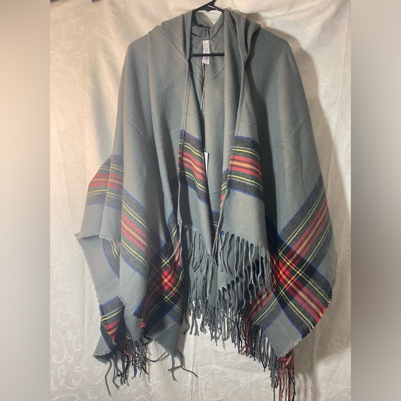 NWT Paperstore Grey Hood Plaid Poncho - Picture 2 of 9